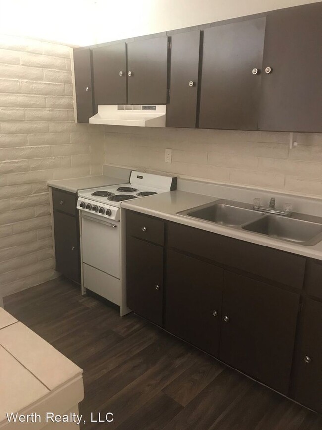 Building Photo - 1 br, 1 bath Apartment - 20 N. Leonora Ave.