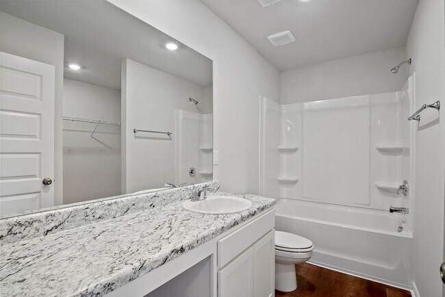 Building Photo - 821 Ashford Dr
