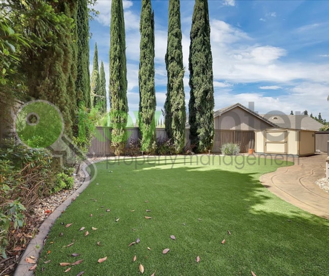 Building Photo - 208 Otter Glen Ct