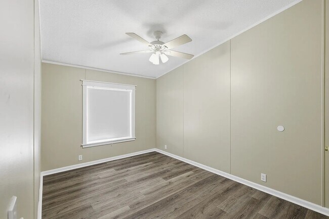 Building Photo - 2430 N Flounder Dr