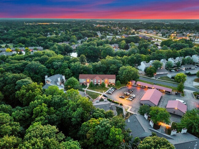 Building Photo - 2 Bedroom/2 Bathroom Oakridge Apartments U...