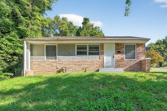 Building Photo - 115 Spring Garden Dr