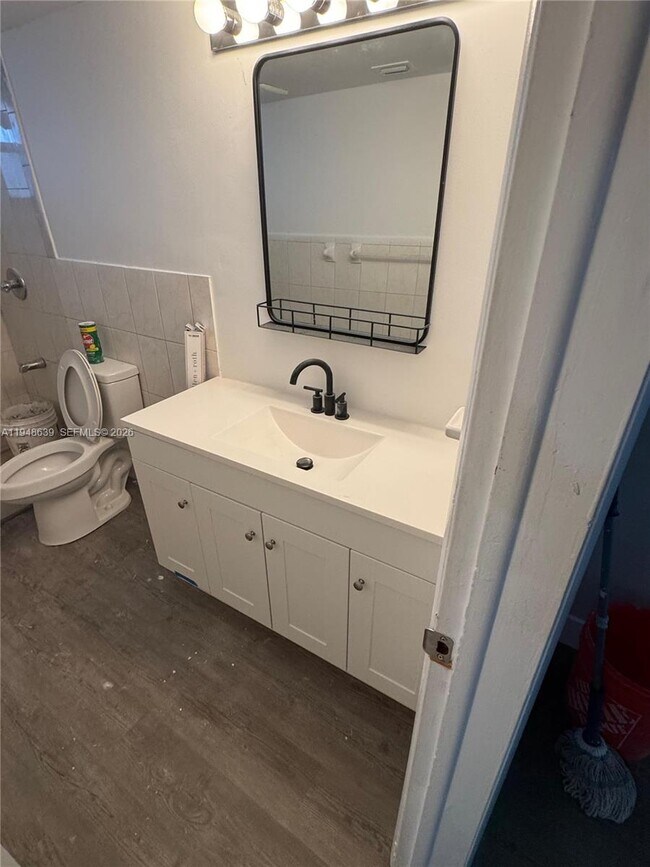 Building Photo - 1333 E Hallandale Beach Blvd