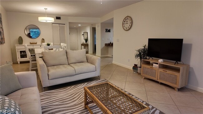 Building Photo - 509 Roma Ct