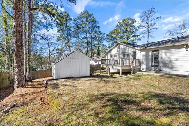 Building Photo - 2026 Harwinor Rd SE