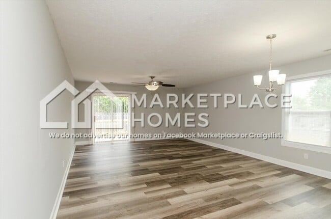 Building Photo - 10650 Sedgegrass Dr