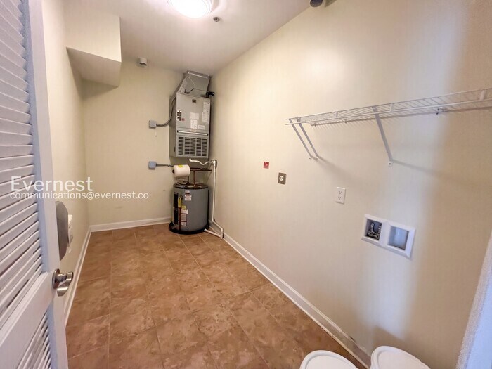 Building Photo - 221 Delmont St