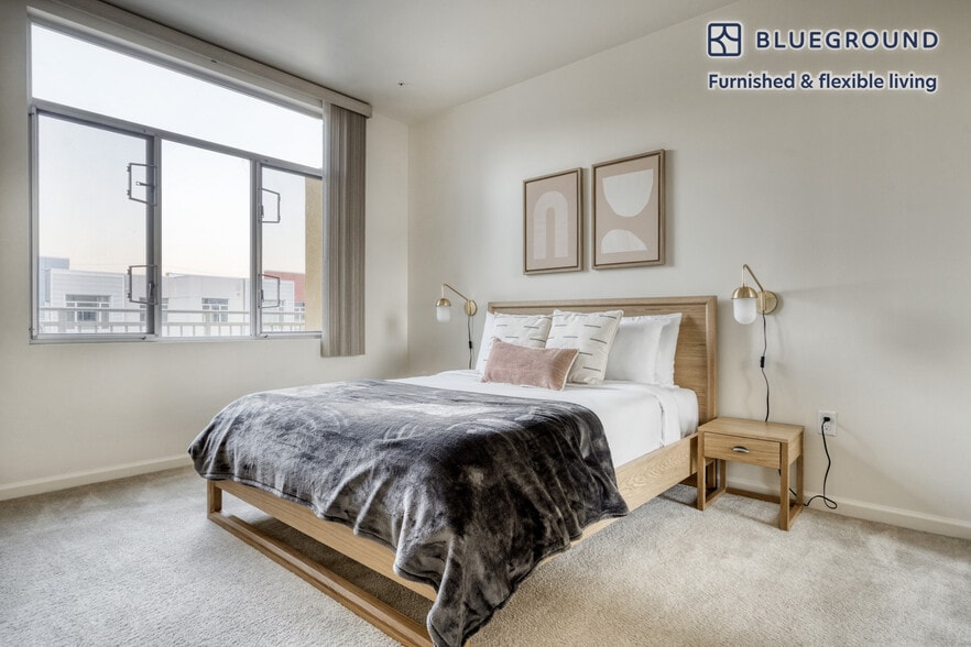 Building Photo - 2865 Park Blvd