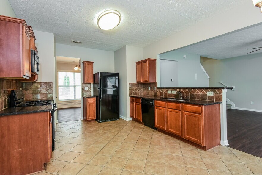 Building Photo - 701 Sweet Spice Way