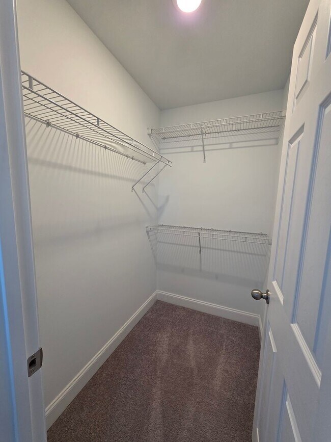 Building Photo - 3-Bedroom Townhome with Bonus Room & Resort-Style Amenities -No Pets