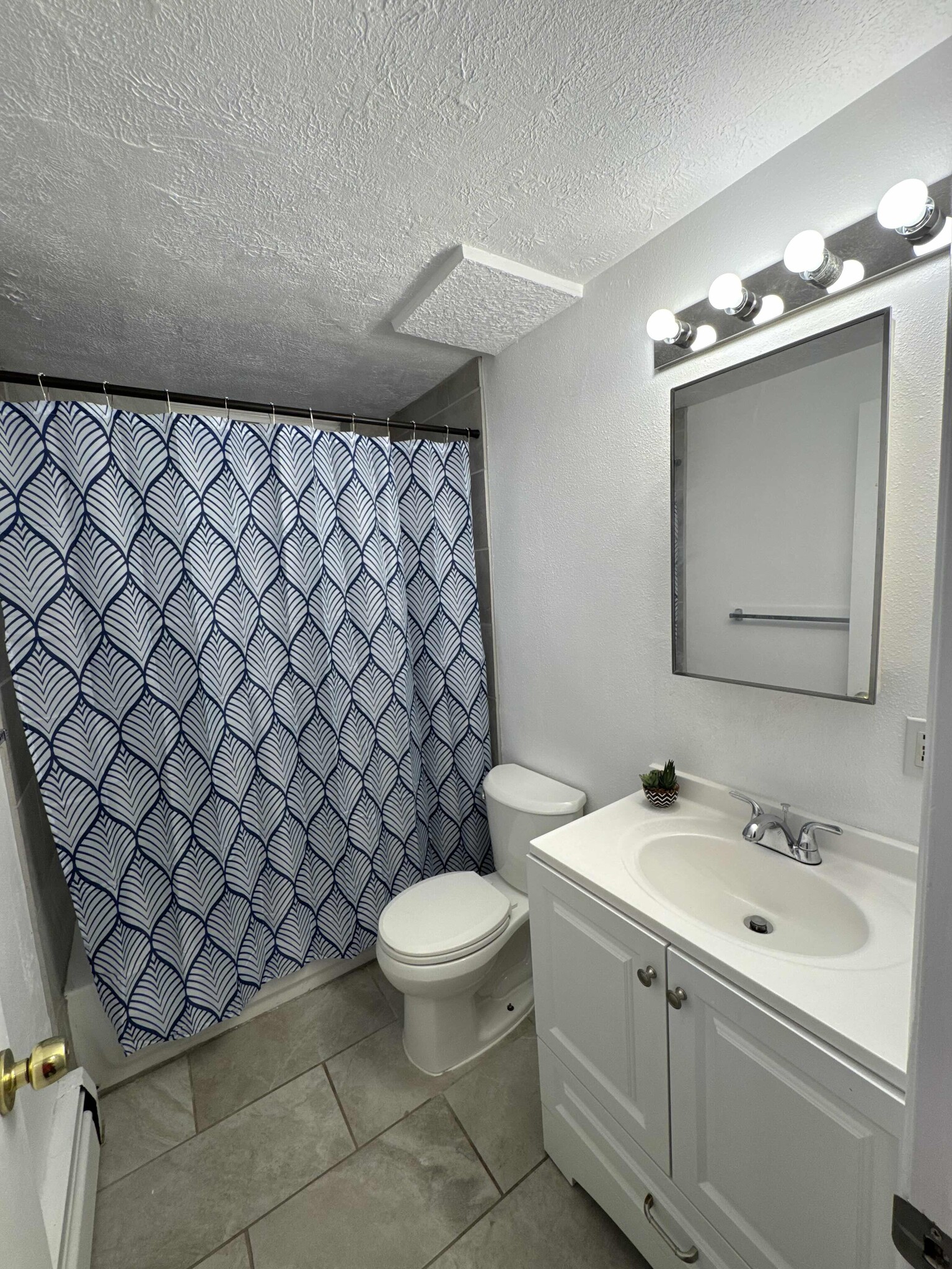 Bathroom - 1466 S 280 E