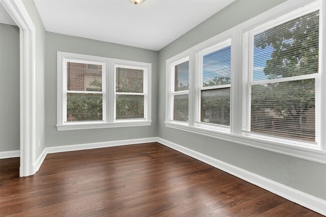 Building Photo - 5705 Ross Ave
