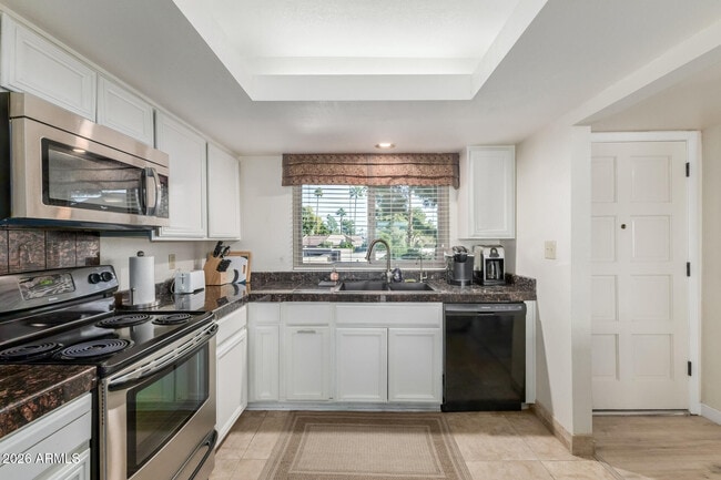 Building Photo - 7424 N Vía Camello Del Norte