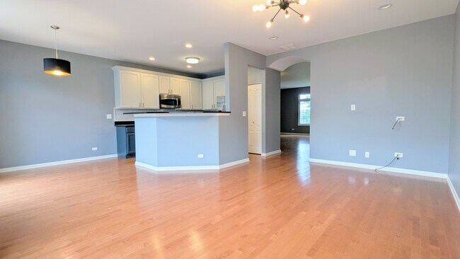 Building Photo - 284 Edmundton Cir