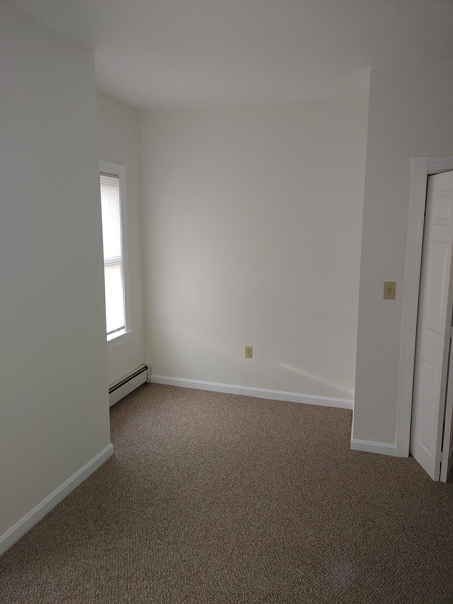 Building Photo - 15 Barstow Ave