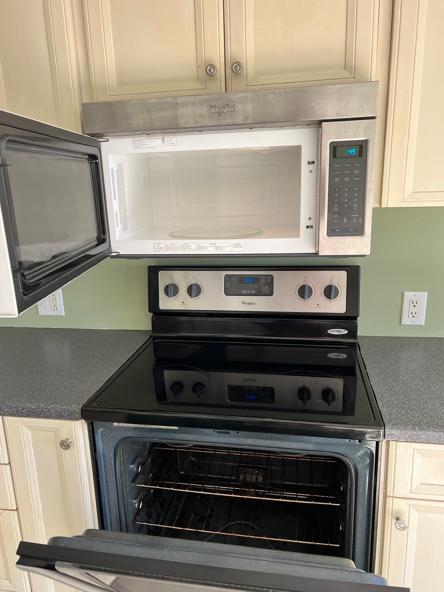 Building Photo - 748 Grant St