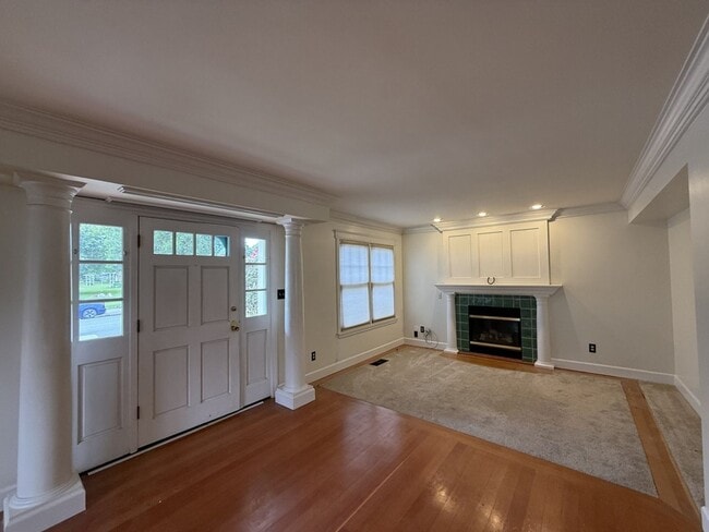Building Photo - 515 4th St