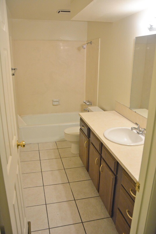 Building Photo - 1867 N 840 W