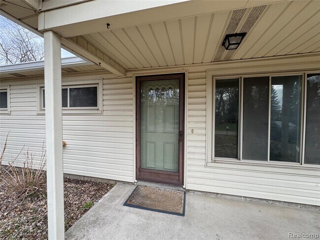 Building Photo - 7012 Tappon Dr