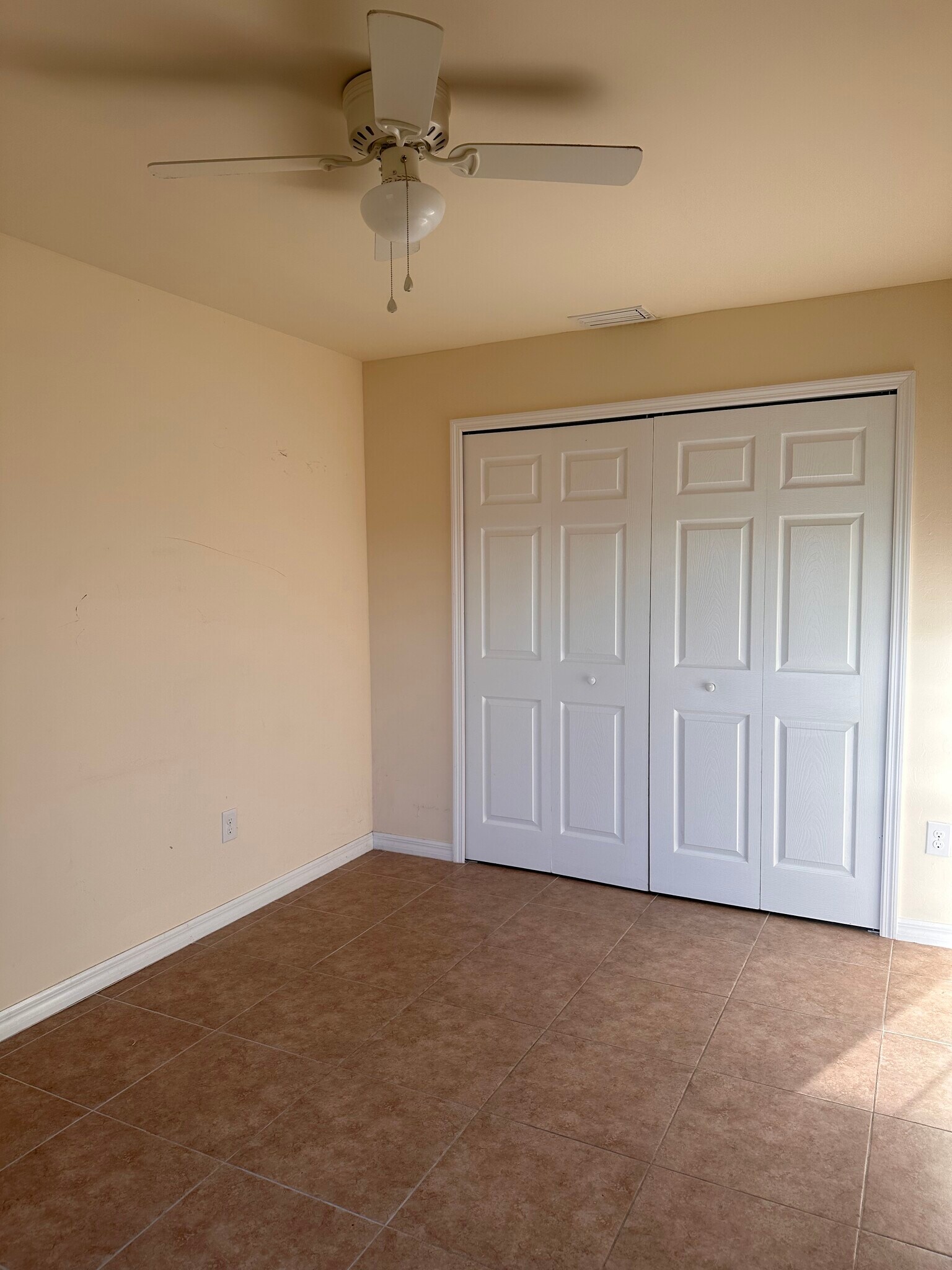 Every room has a closet - 4427 SW 9th Ave