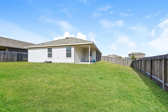 Building Photo - 14005 Lake Cres Dr