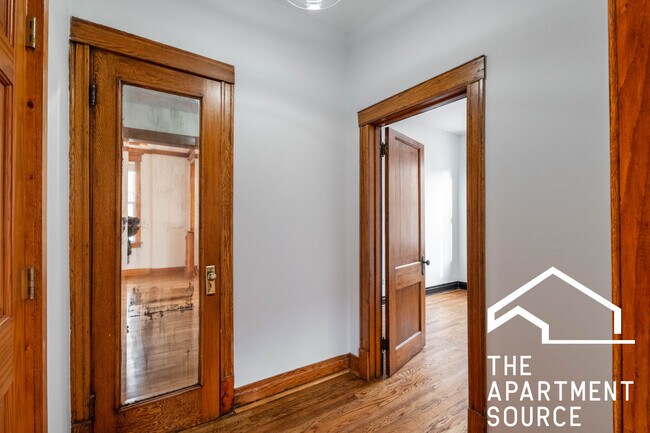 Building Photo - 2842 W Augusta Blvd