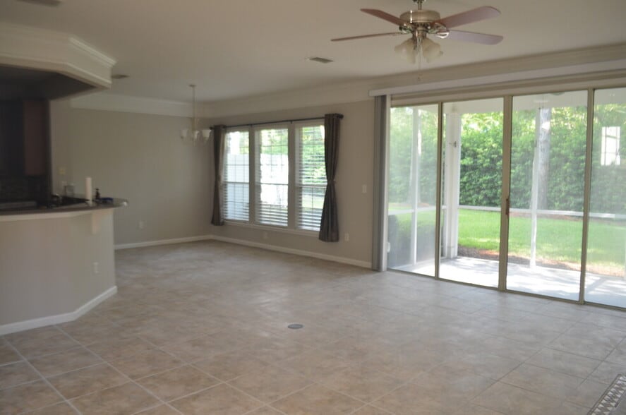 Living Room - 11097 Castlemain Cir S