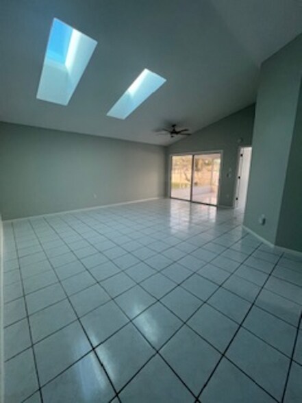 Building Photo - 4015 37th St Ct W