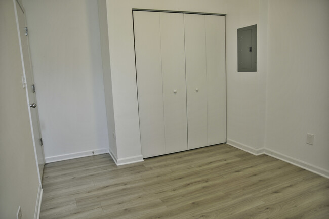 Building Photo - 2022 S Throop St