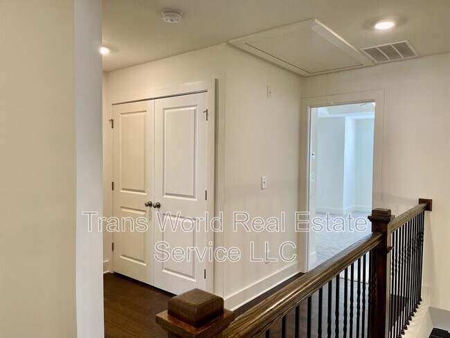 Building Photo - 175 N Auburn Landing Pl