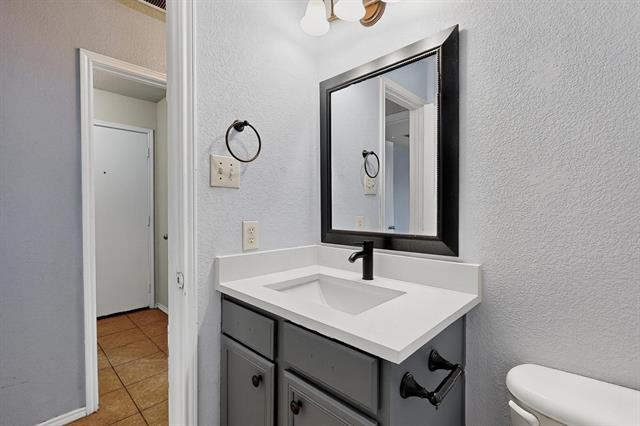 Building Photo - 621 Berry Tr