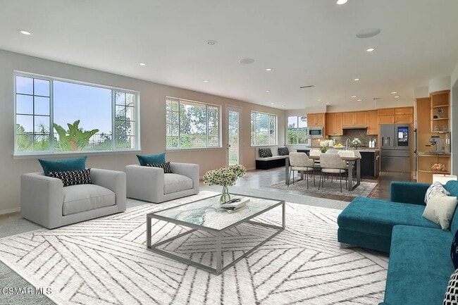 Building Photo - Location and Views!