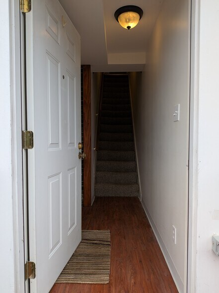 Building Photo - 516 Prospect Ave