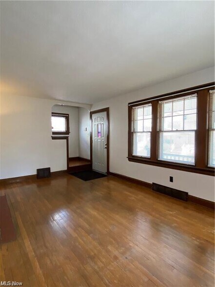 Building Photo - 3384 W 91st St