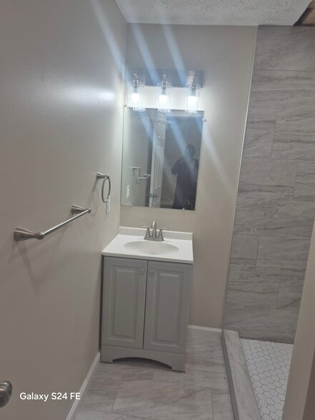 Building Photo - 7428 Quail Ridge Ln