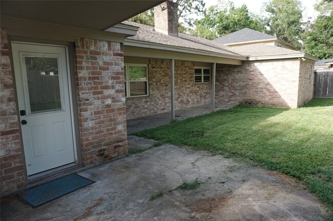 Building Photo - 5911 Pebble Springs Dr