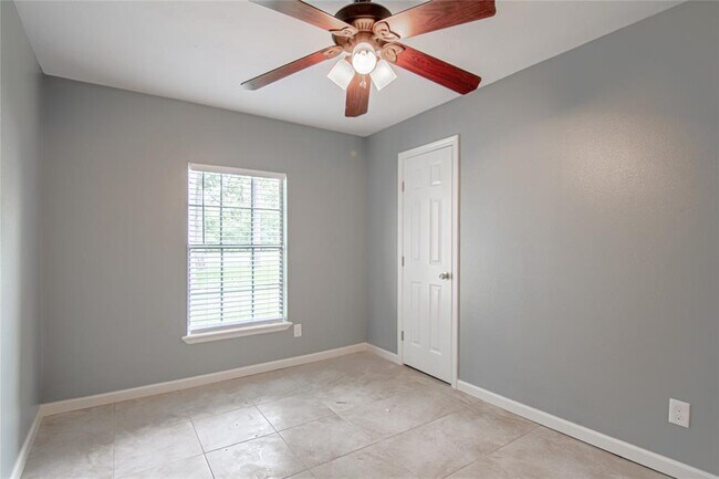 Building Photo - 227 Schooner Dr