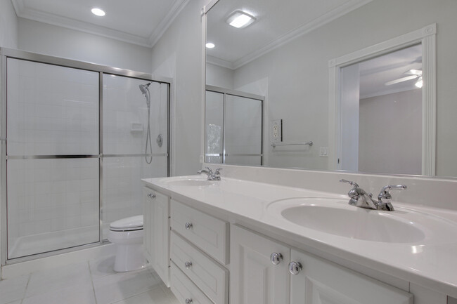Building Photo - 3057 E Community Dr