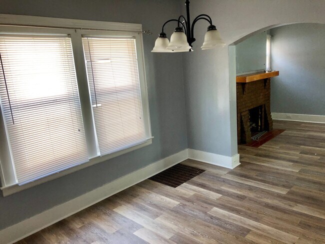 Building Photo - Beautiful 2 Bedroom/2 Bath South End Home ...