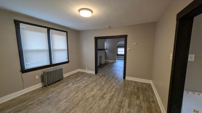 Building Photo - 3863 Brighton Rd