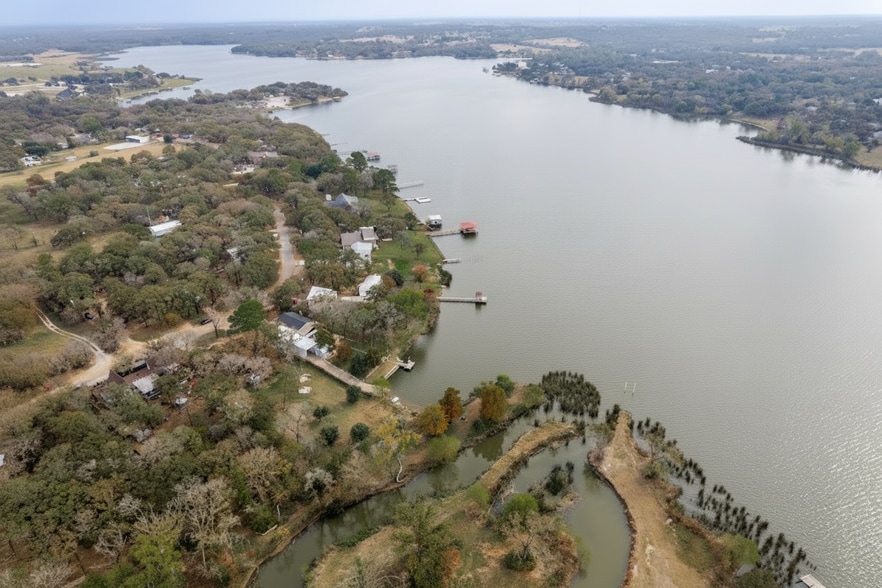 Building Photo - 1612 Woodview Dr