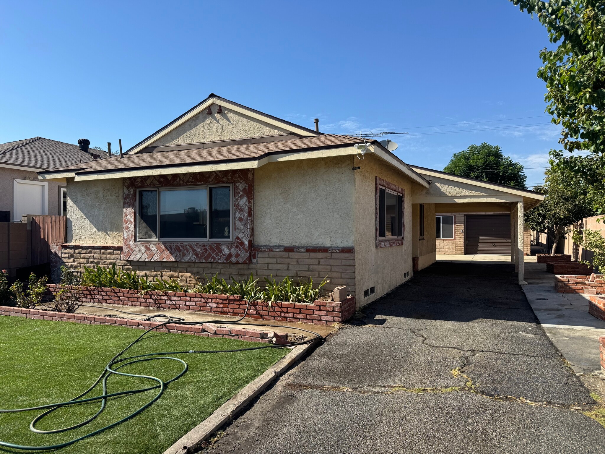 Building Photo - 10817 Cantara St