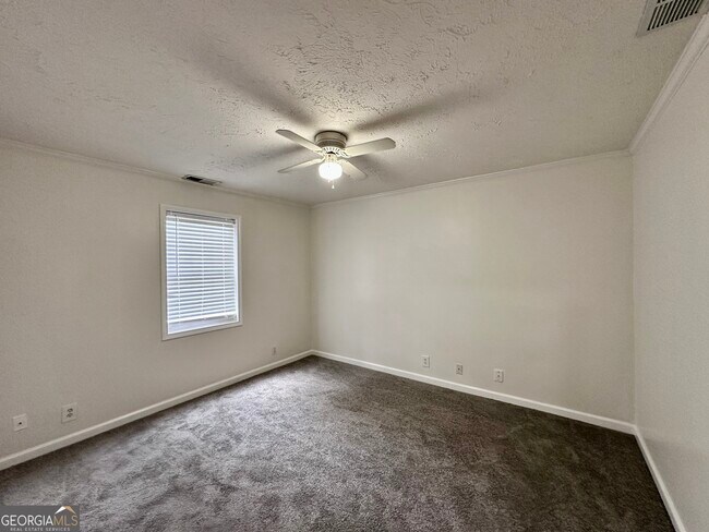 Building Photo - 1103 Marina Ln