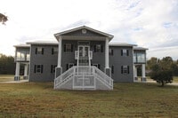 Building Photo - 900 Race Track Rd