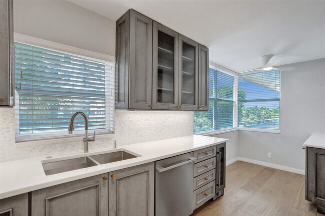 Building Photo - 5200 N Ocean Blvd