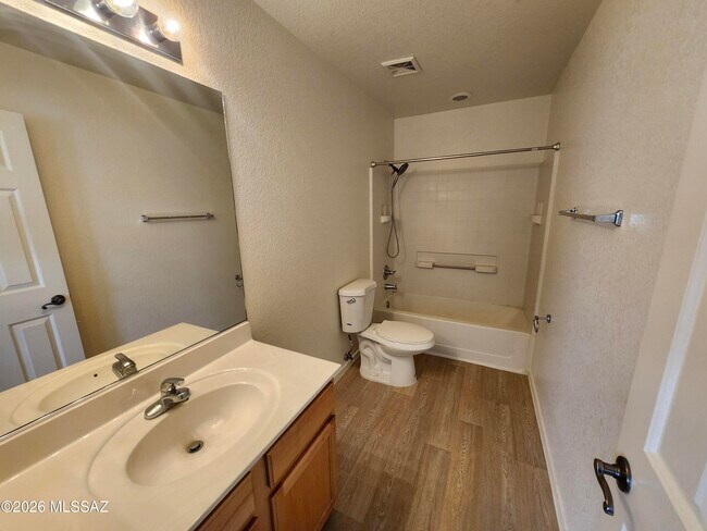 Building Photo - 13697 E Oxmoor Valley Dr