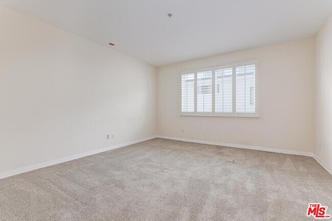 Building Photo - 1257 Brockton Ave