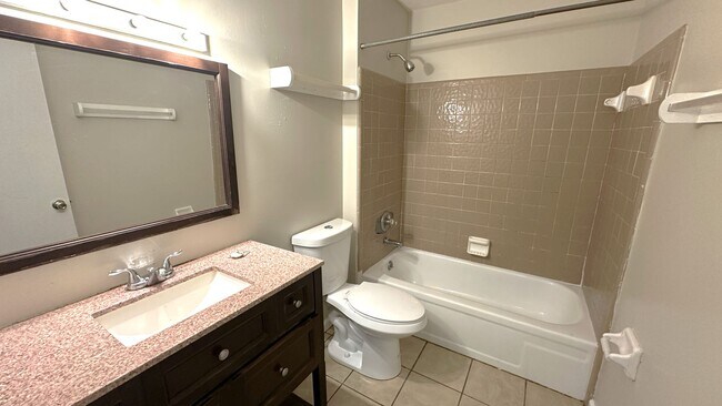 Building Photo - LOVELY 2/1.5 w/ Deck, & Privacy Fenced Yard! Available Now for $1250/month