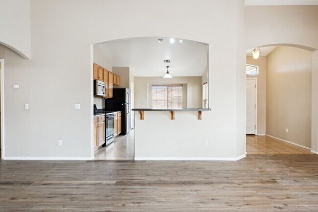 Building Photo - 2159 W Jasper Butte Dr