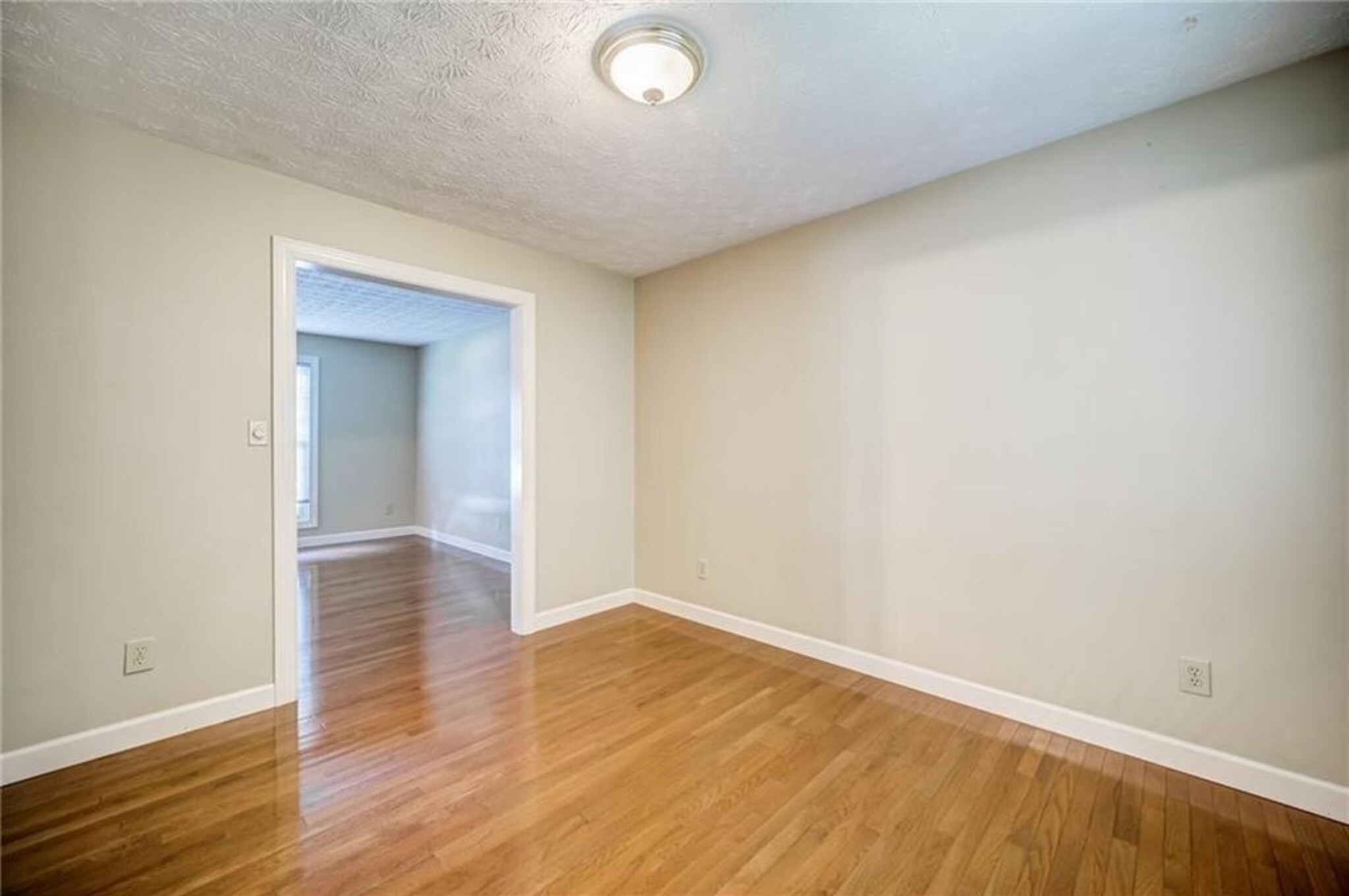 Building Photo - 10385 Rillridge Ct